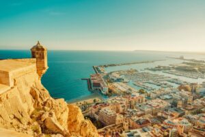 Lire la suite à propos de l’article Ceuta : Felipe VI visite la ville après les arrivées de juillet