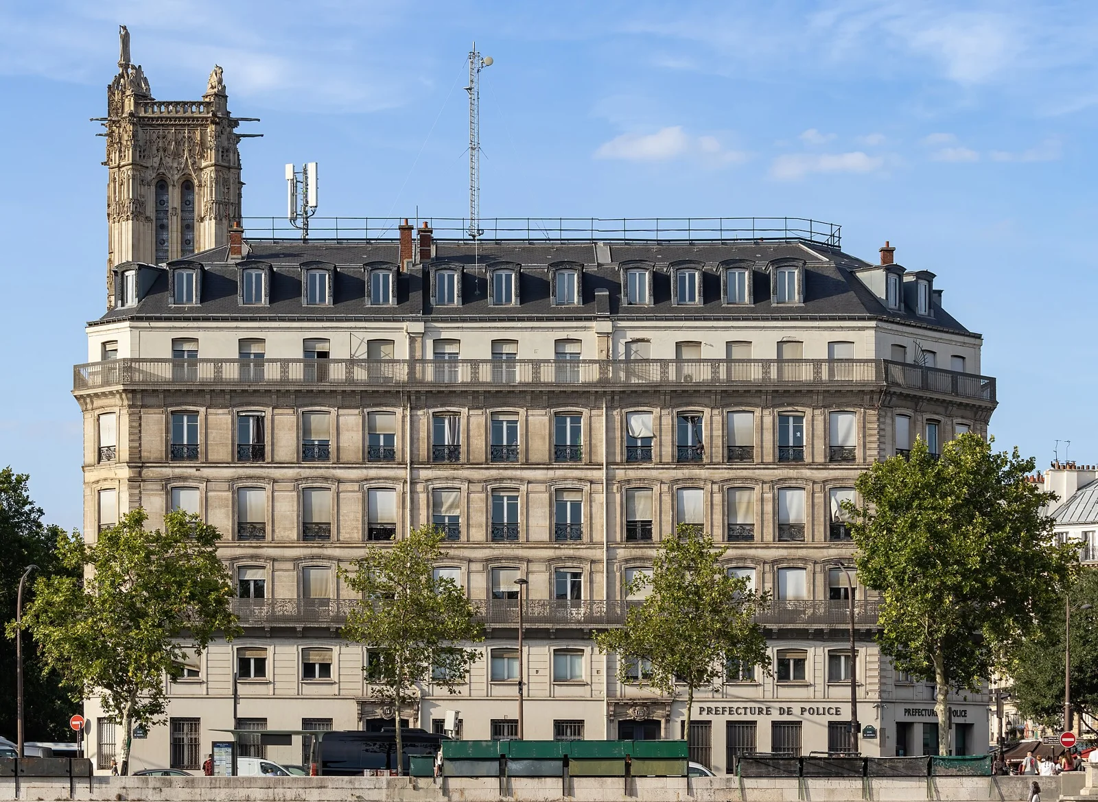 La préfecture de police de Paris, site central de Gesvres