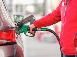 Lire la suite à propos de l’article Prix du carburant : le gouvernement libère 10 millions de barils de gazole